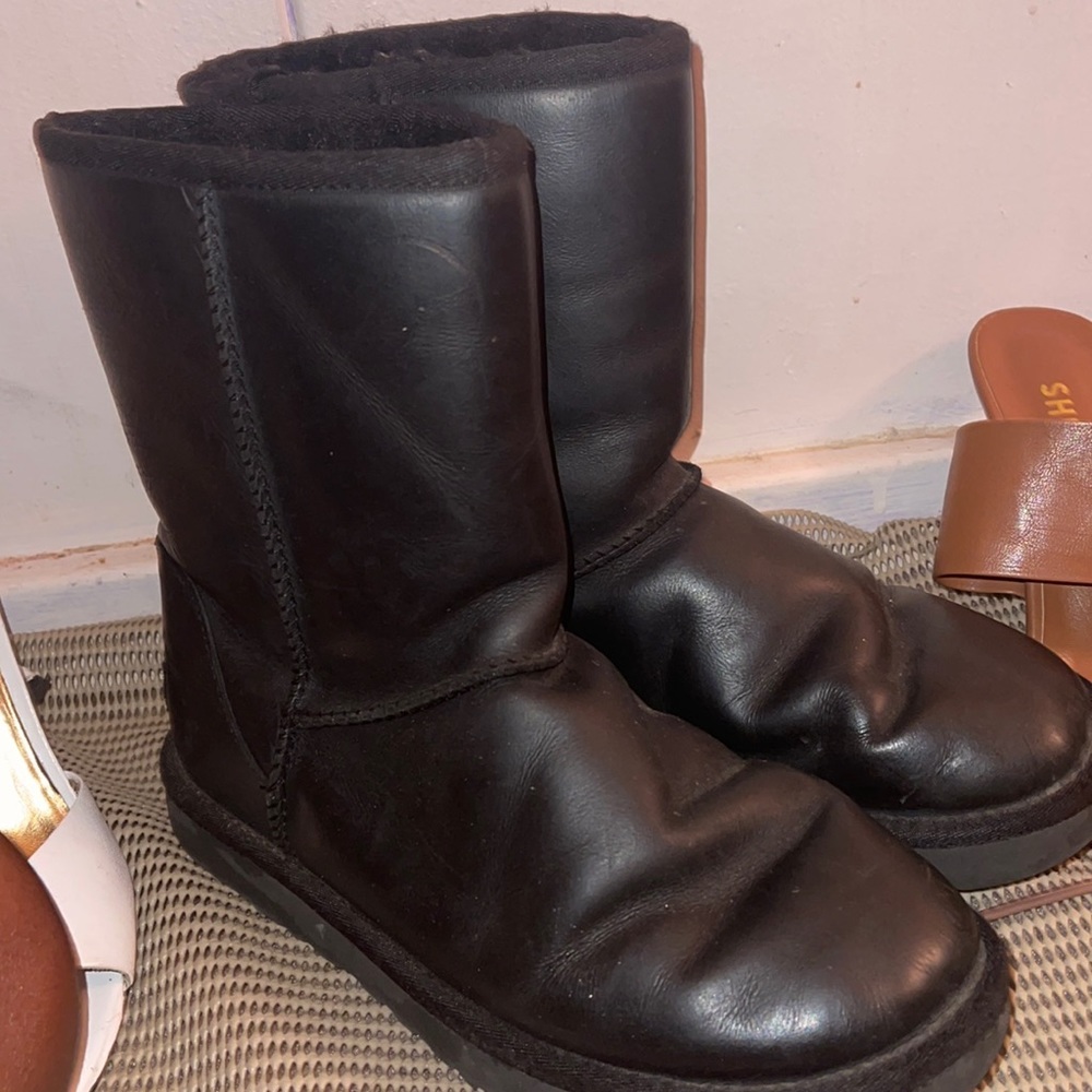 Black Leather Ugg’s